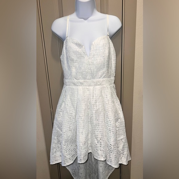 Fashion nova white high low dress - Picture 5 of 9